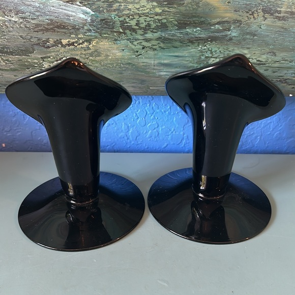 A Pair of Vintage Black Glass Calla Lily Candle Holders - Picture 5 of 8